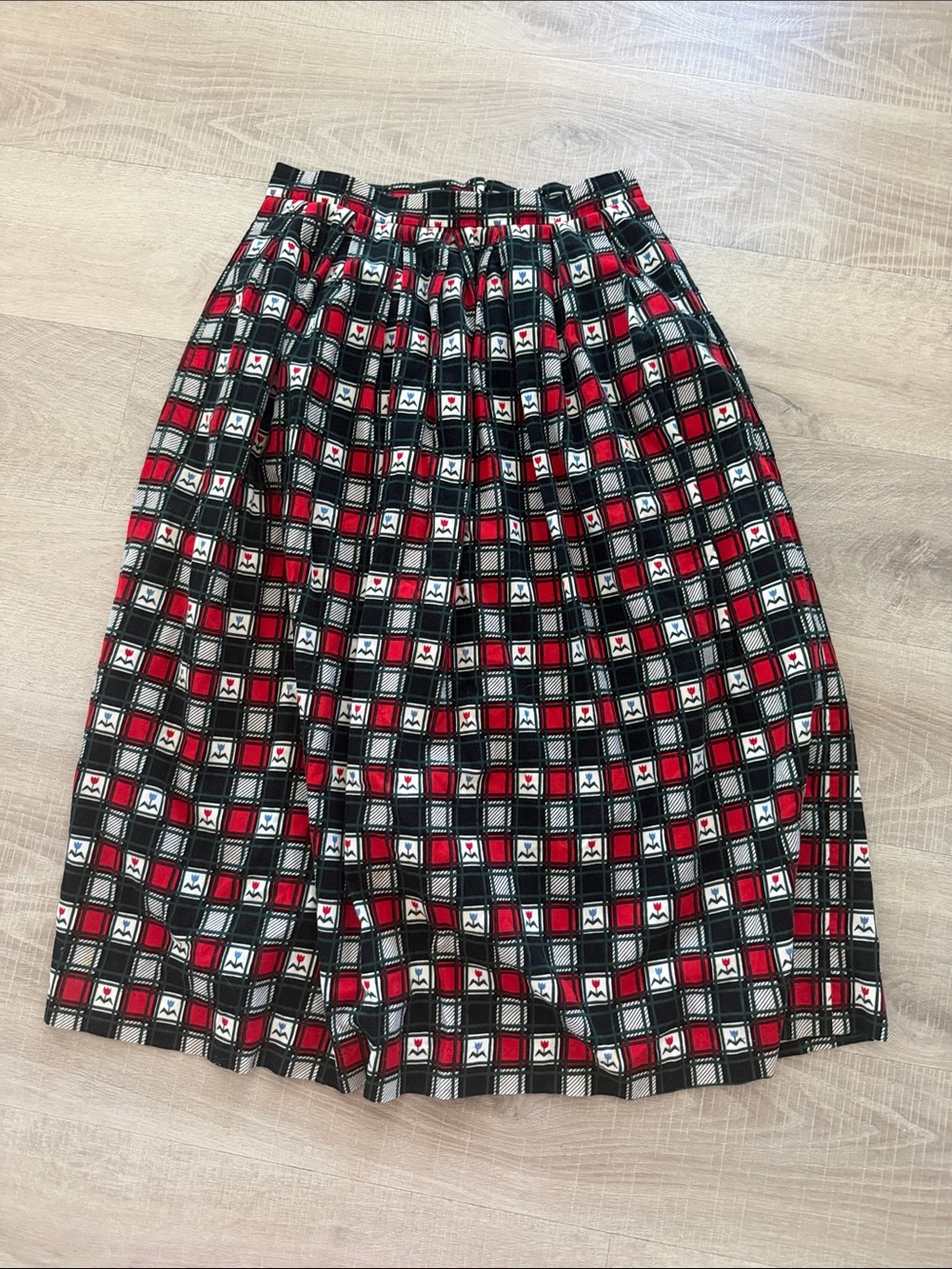 Vintage Susan Bristol Red Plaid Corduroy Pleated Midi Skirt 30” waist